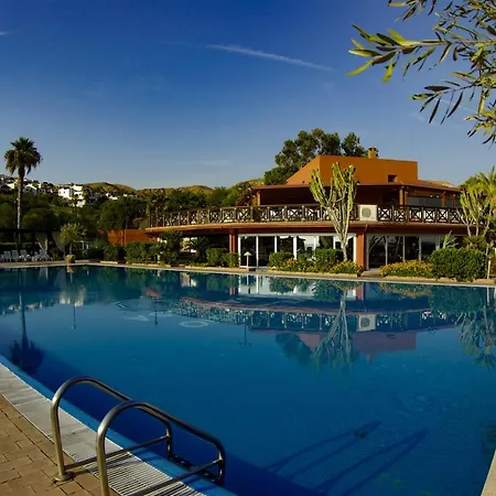 Amareclub Club Casarossa 4* קרוטונה