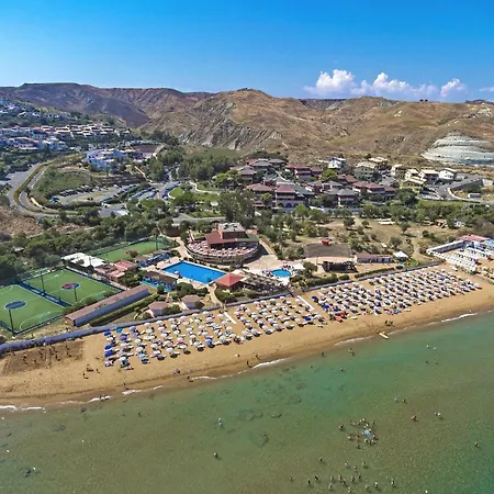 Amareclub Club Casarossa 4* קרוטונה