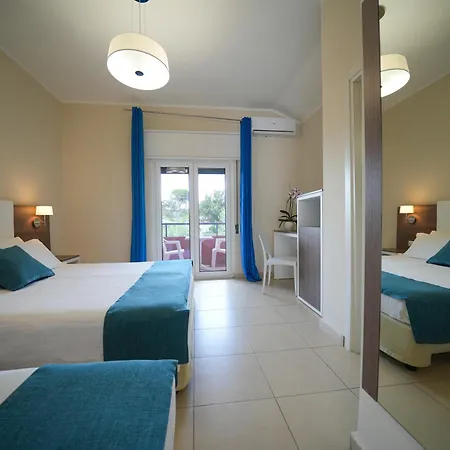 Amareclub Club Casarossa מלון