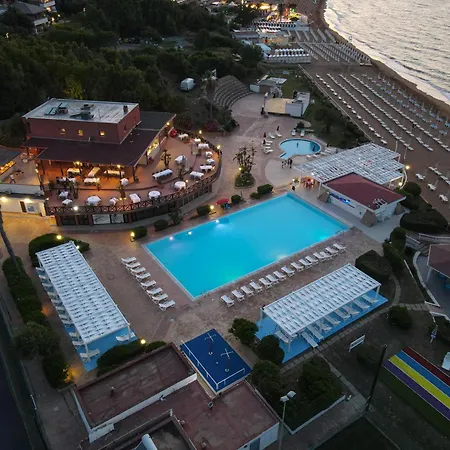 Hotel Amareclub Club Casarossa 4*