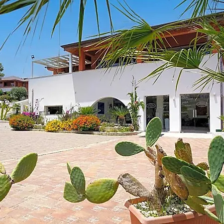 Amareclub Club Casarossa 4*