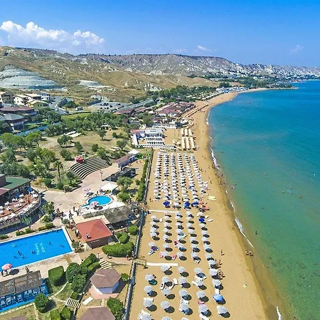 Amareclub Club Casarossa מלון